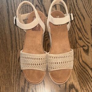 TOMS, the Diana Leather Basket Weave Platform Wedge Espadrille Sandals feature: